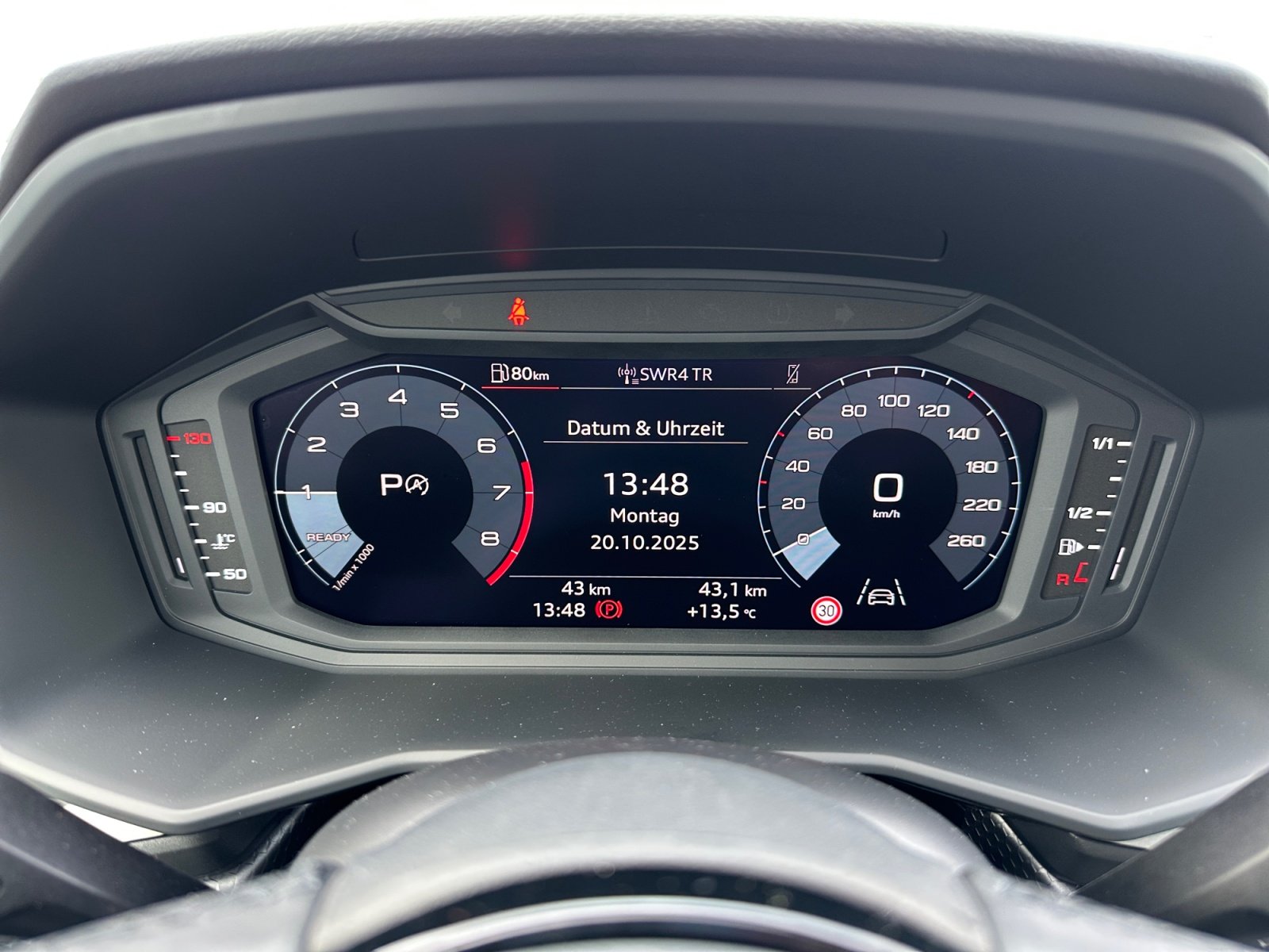 Foto 1 - A1 Sportback 30 TFSI S tronic S line Rückfahrk Sitzh LED Smartphone Interface, Chronosgrau