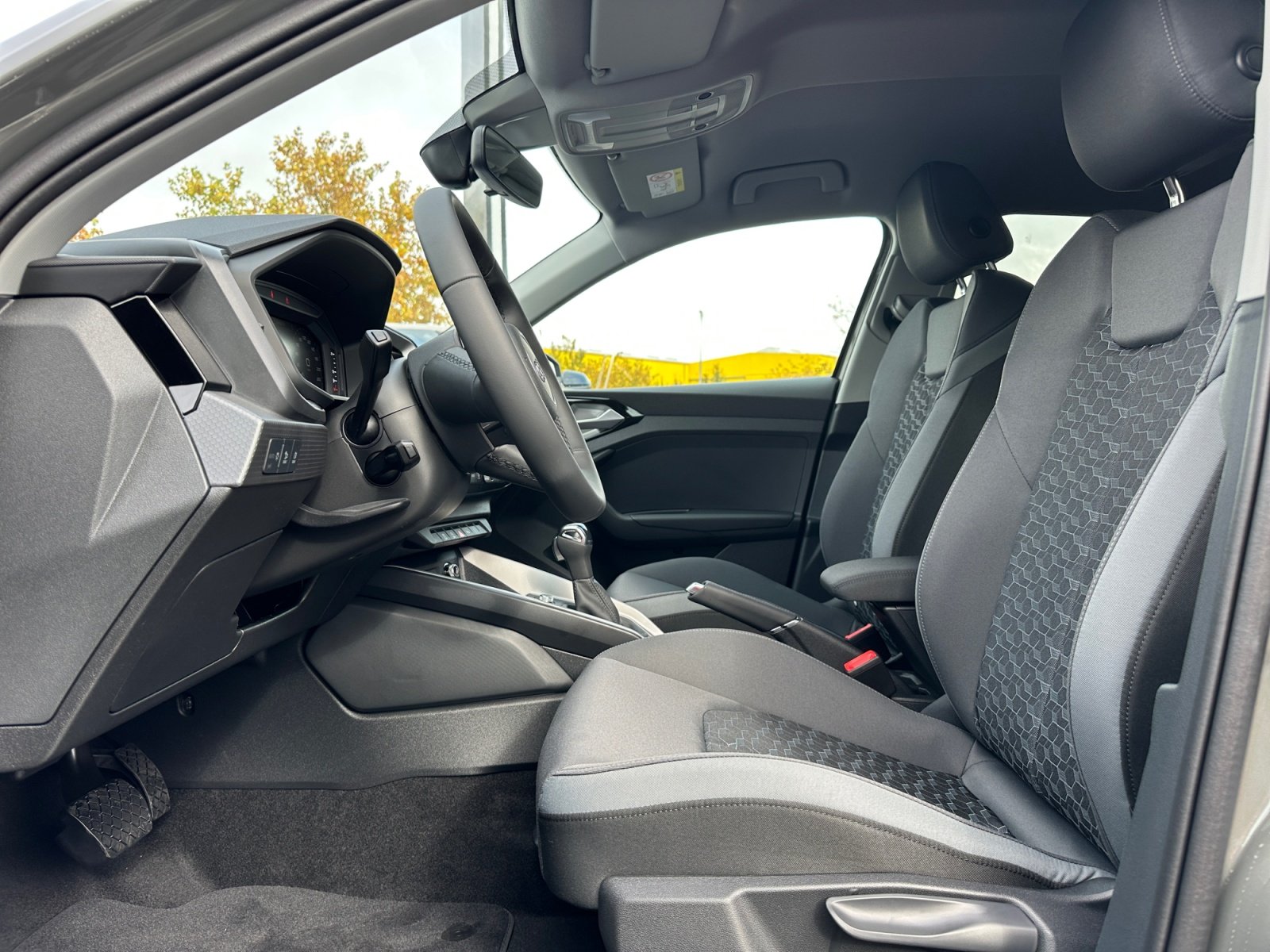 Foto 1 - A1 Sportback 30 TFSI S tronic S line Rückfahrk Sitzh LED Smartphone Interface, Chronosgrau