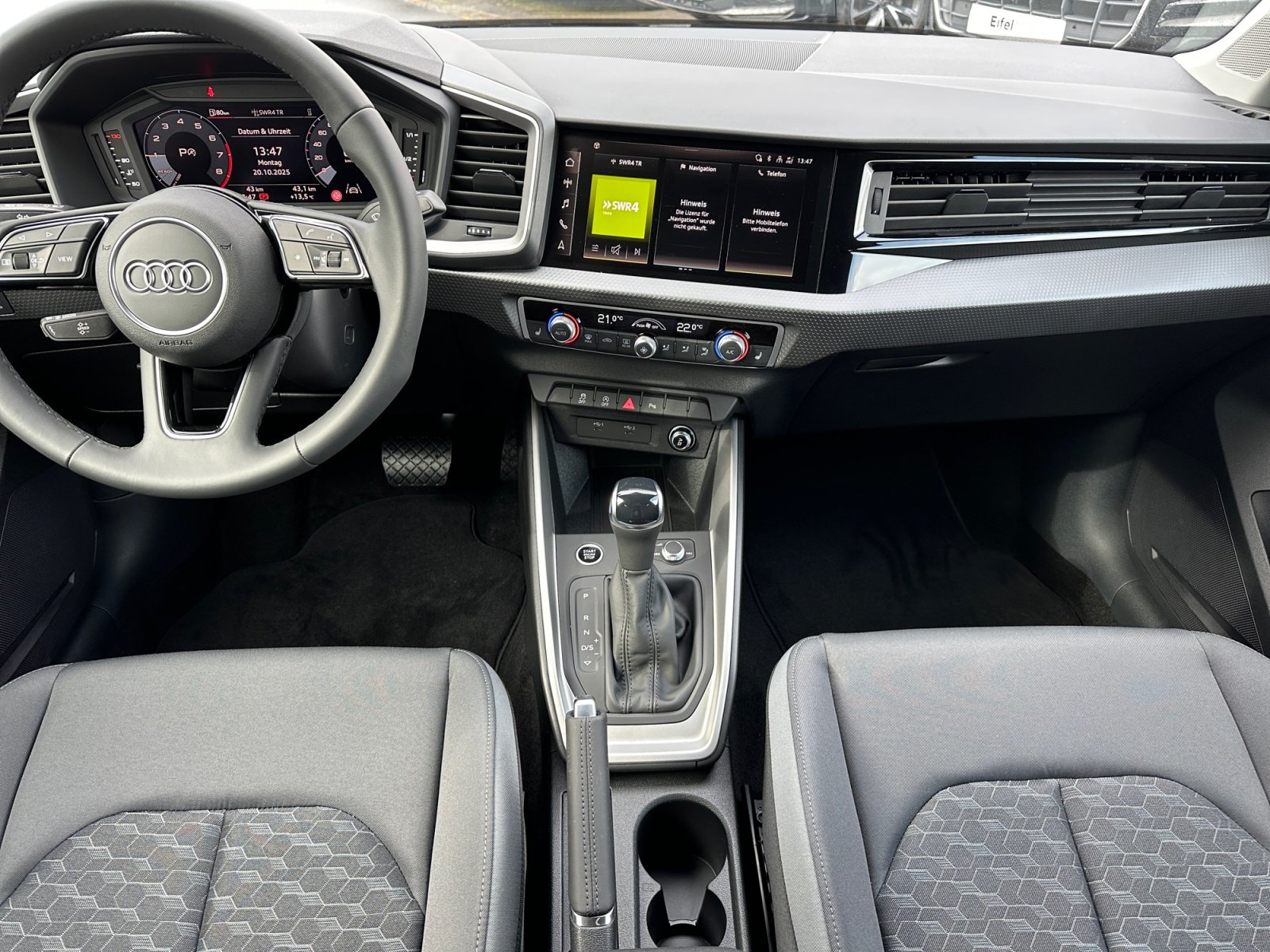 Foto 1 - A1 Sportback 30 TFSI S tronic S line Rückfahrk Sitzh LED Smartphone Interface, Chronosgrau